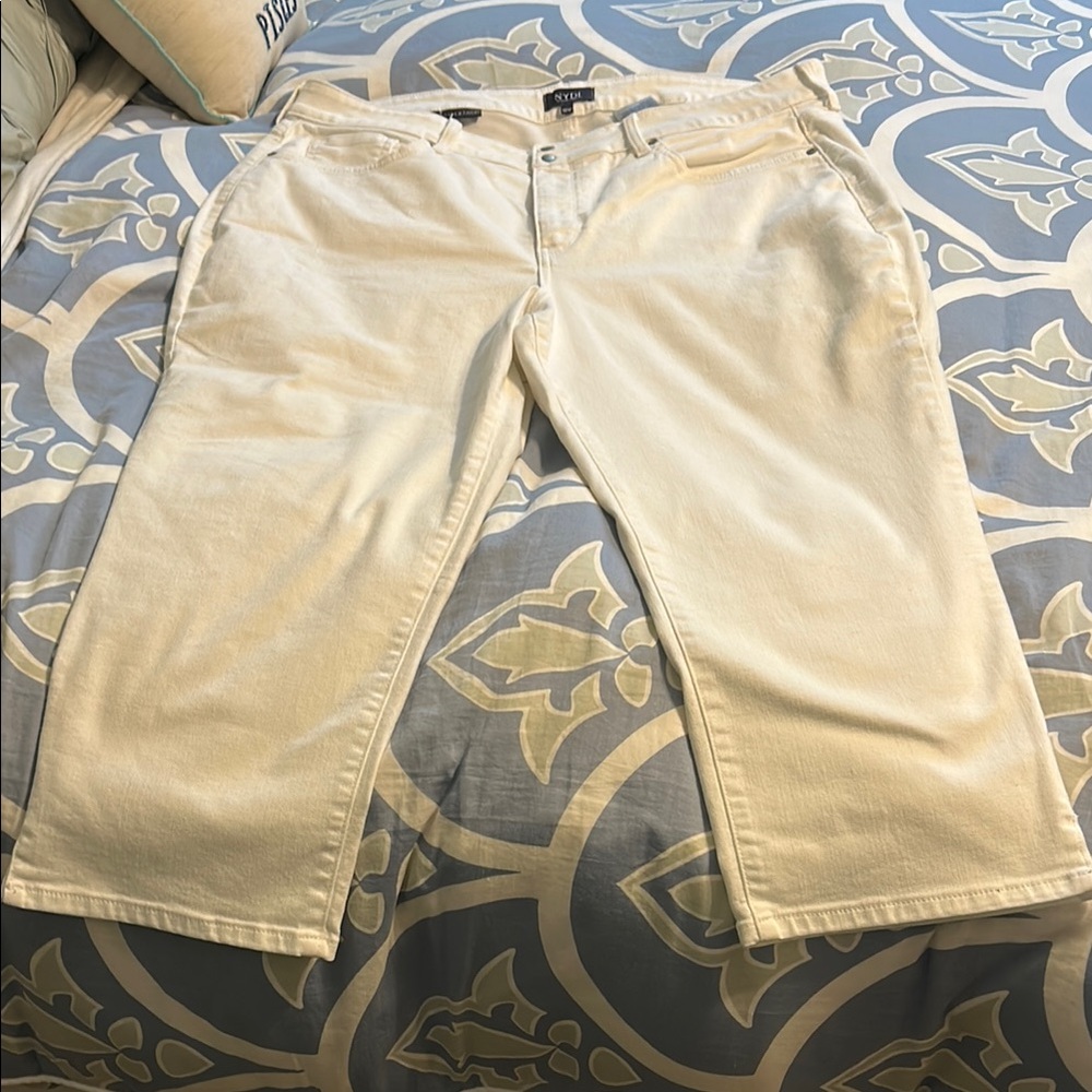 NYDJ Women's PLUS White cropped jeans